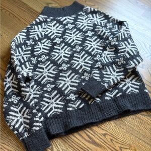 Old Navy Gray and White Snowflake Knit Sweater, S